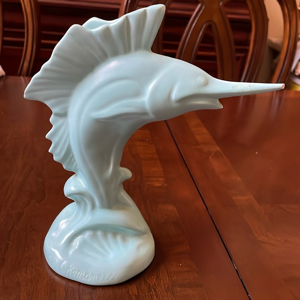 Vintage ca 1940’s Metlox Designed by Carl Romanelli Sailfish blue vase